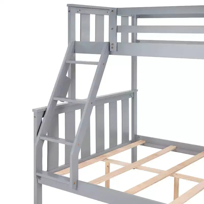 Etagenbett für Kinder mit Einzelbett oben und Doppelbett unten, Holzbettrahmen mit hohem Rausfallschutz und Leiter, kein Lattenrost erforderlich, Grau